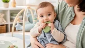 Bebeklerde Diş Çıkarma Belirtileri ve Rahatlatma Yöntemleri kapak görseli